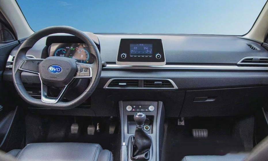 沒苦硬吃是吧?電動車還有手動擋?還是比亞迪出的?