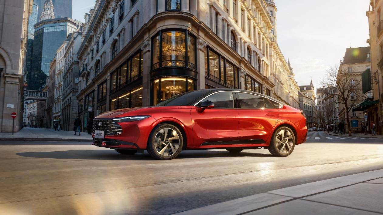 福特新蒙迪歐煥新登場,以“四大精鋼”重塑中高級(jí)轎車價(jià)值標(biāo)桿